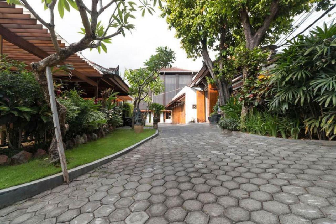 Bali Royal Heritage Villa Seminyak  Exterior photo