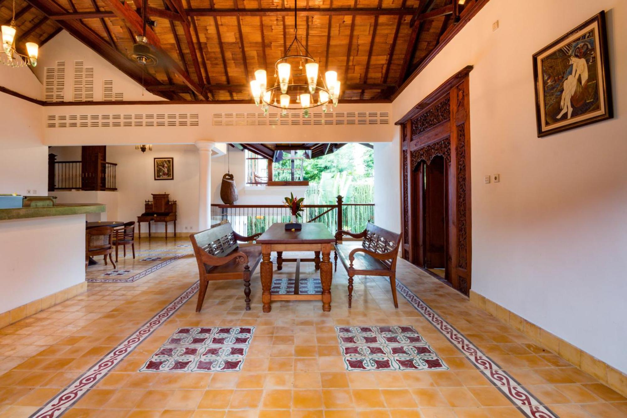 Bali Royal Heritage Villa Seminyak  Exterior photo
