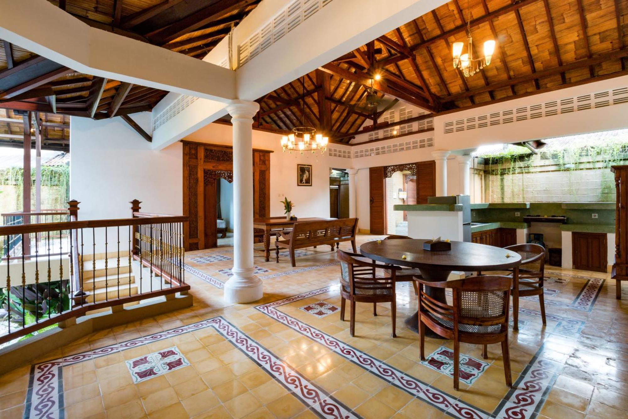 Bali Royal Heritage Villa Seminyak  Exterior photo