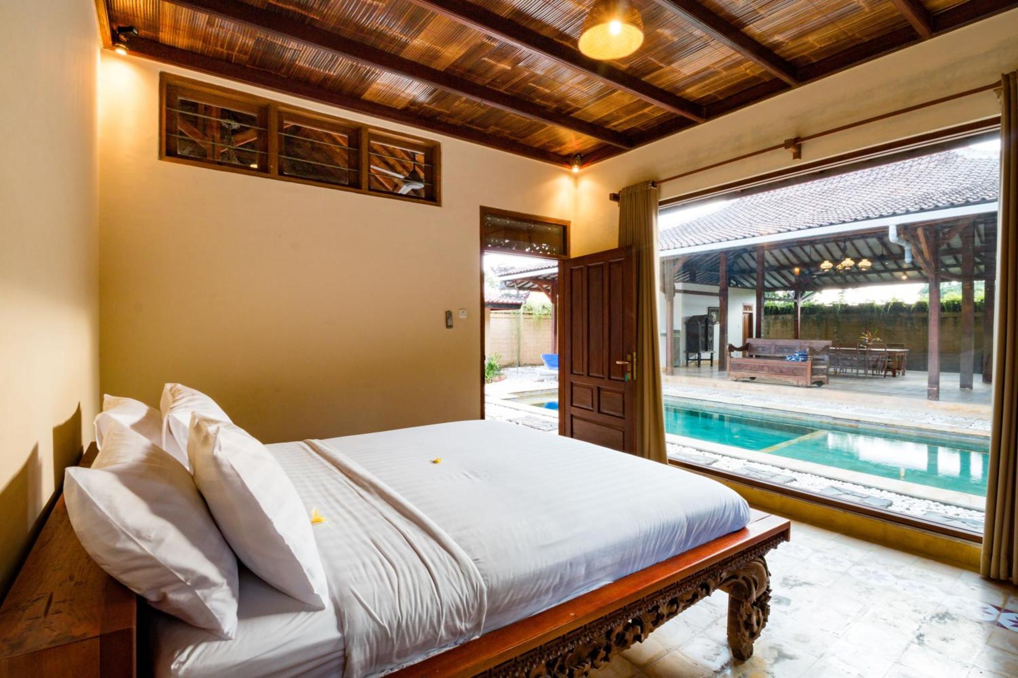 Bali Royal Heritage Villa Seminyak  Exterior photo