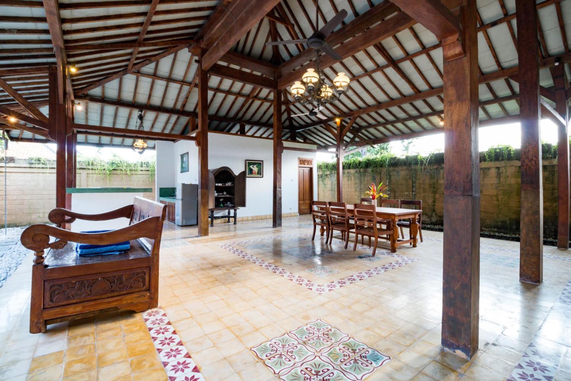 Bali Royal Heritage Villa Seminyak  Exterior photo