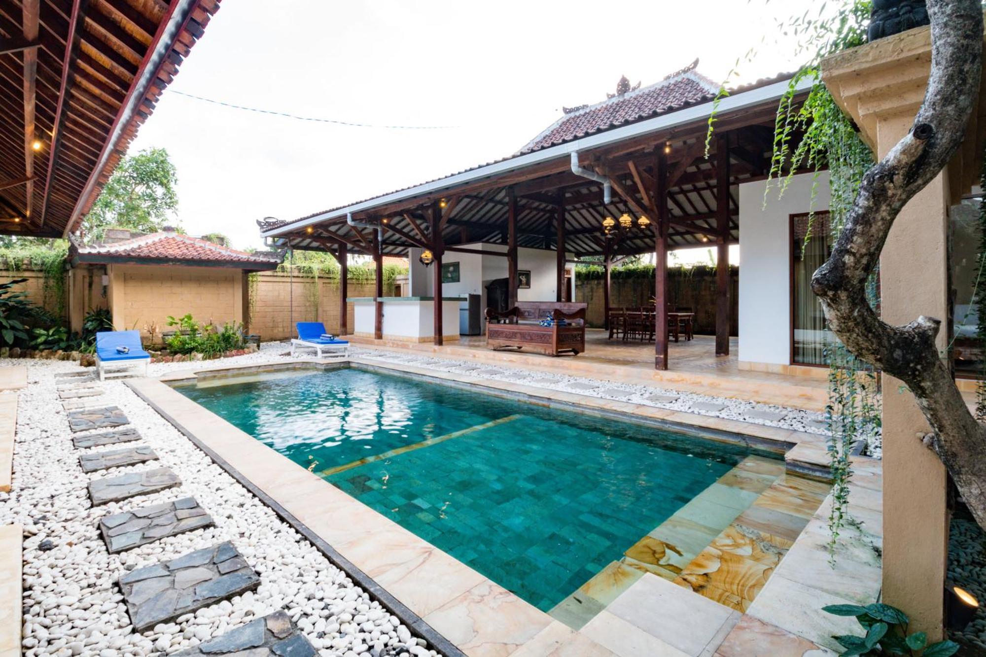 Bali Royal Heritage Villa Seminyak  Exterior photo