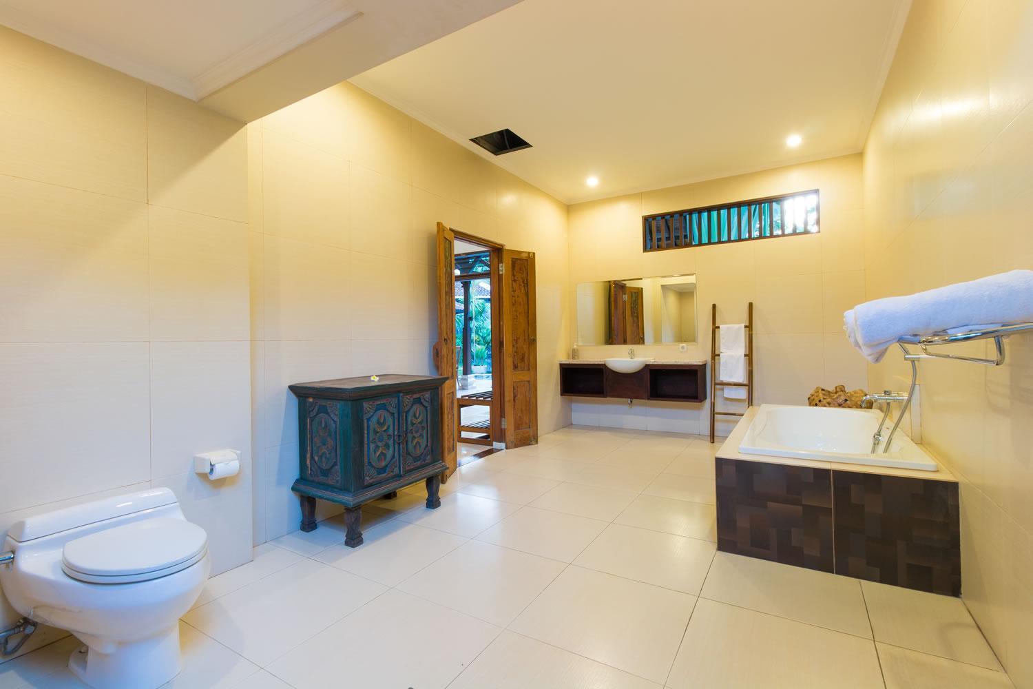 Bali Royal Heritage Villa Seminyak  Exterior photo