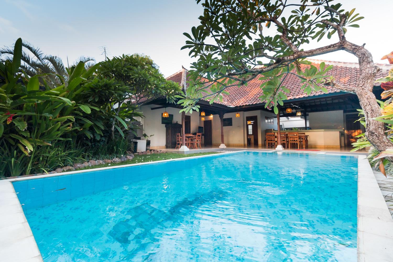 Bali Royal Heritage Villa Seminyak  Exterior photo