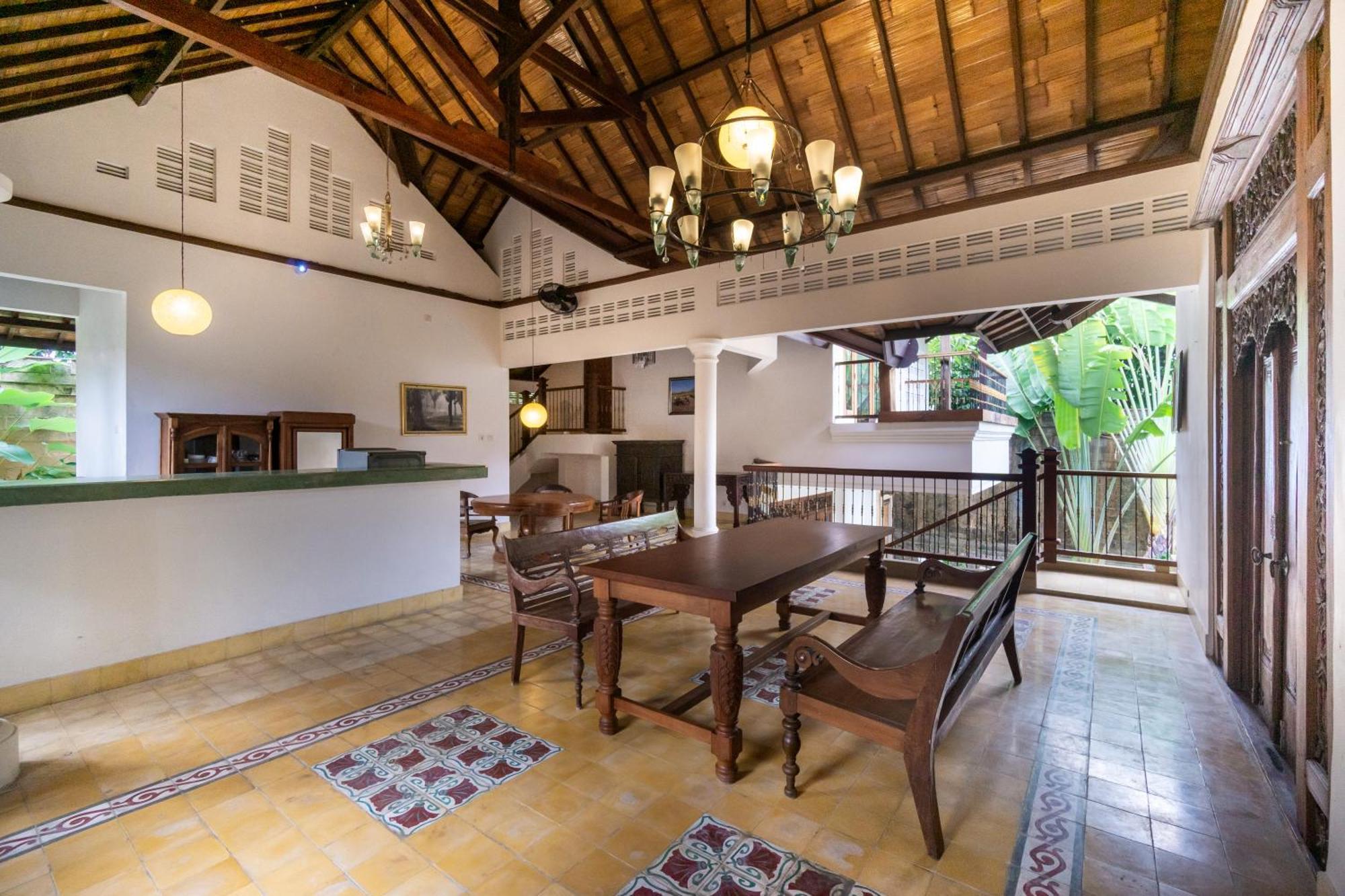 Bali Royal Heritage Villa Seminyak  Exterior photo