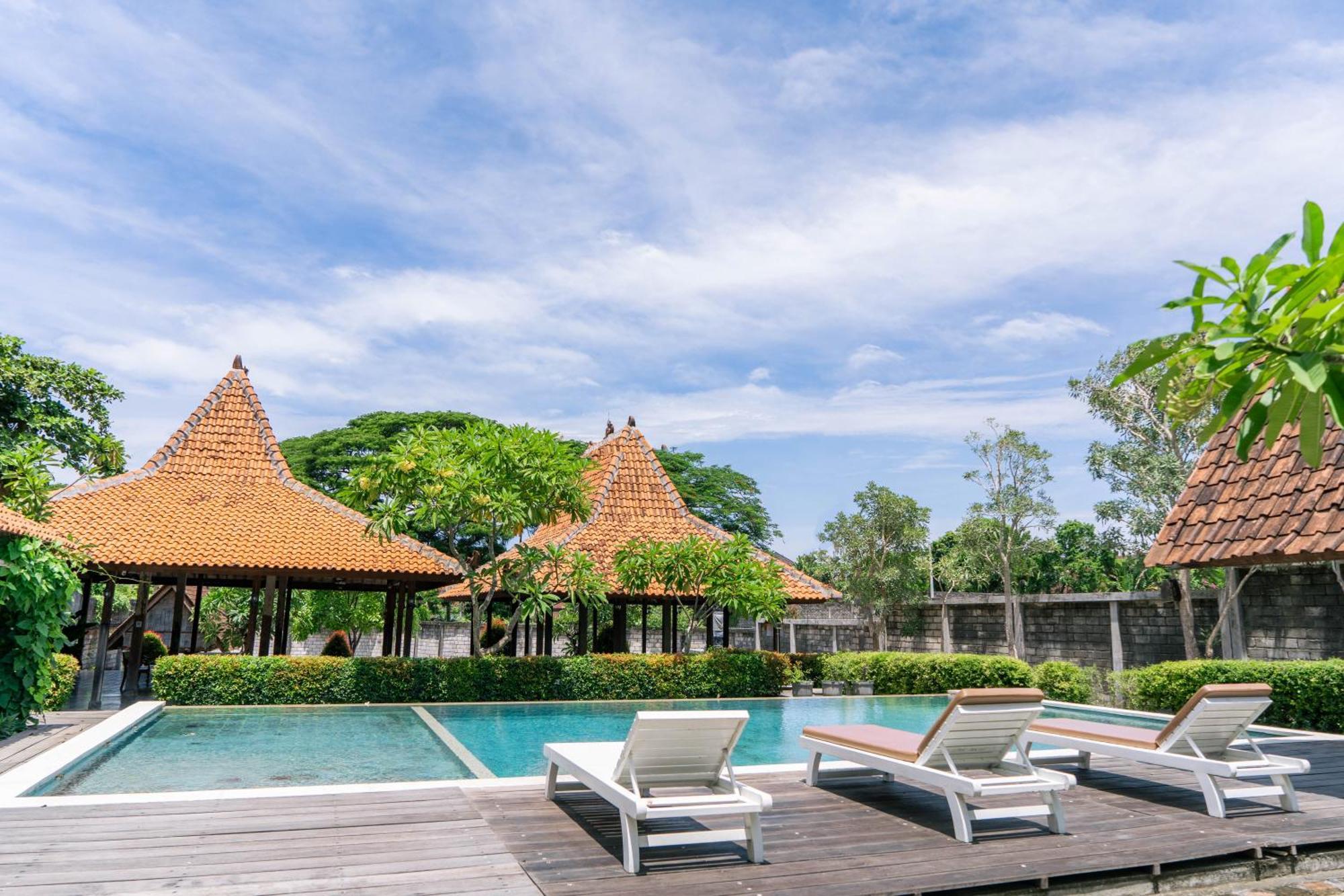 Bali Royal Heritage Villa Seminyak  Exterior photo