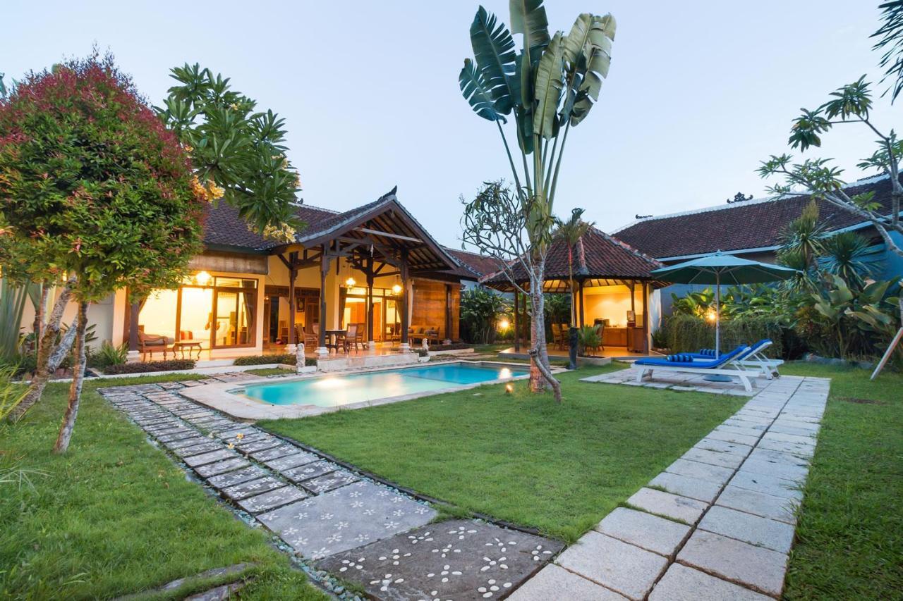 Bali Royal Heritage Villa Seminyak  Exterior photo